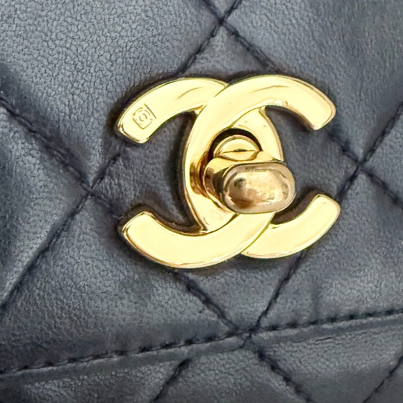 CHANEL Quilted Leather Turnlock Coco Mark Front Pocket Camera Shoulder Bag Black - Picture 13 of 14